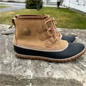 Sorel | Shoes | Sorel Tan And Black Rain Snow Boots  display picture 2